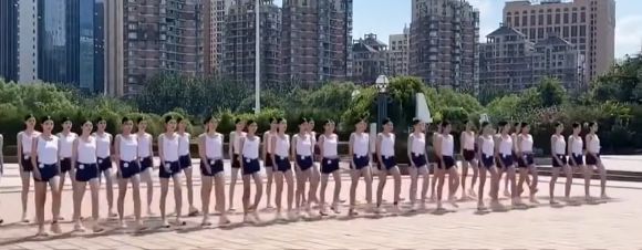 《恒大歌舞团视频》【真人秀】低调欣赏【720P】【共4.4G】(恒大许家印老许)-好看资源站